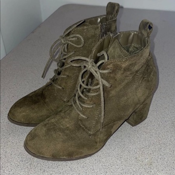 Suade heeled booties - Picture 2 of 6